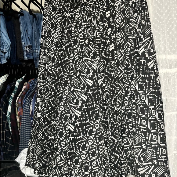 Magic Black and White Geometric A-Line Skirt - Picture 1 of 2
